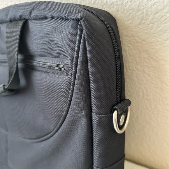 Laptop Bag - Black Nylon - Handle - Zipper Closure -Padded - 12.5" x 9" x 2.5" - Picture 4 of 10